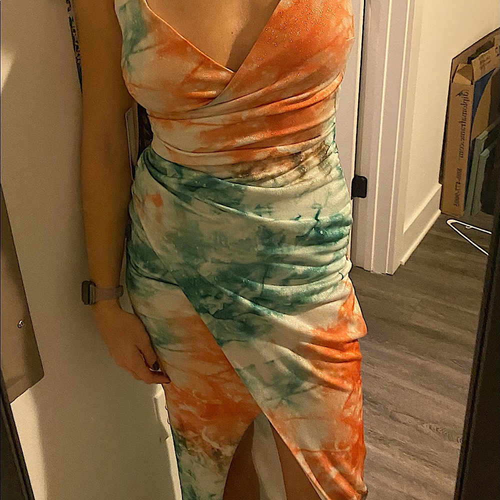 Lulus tie-dye dress, never been worn, XS